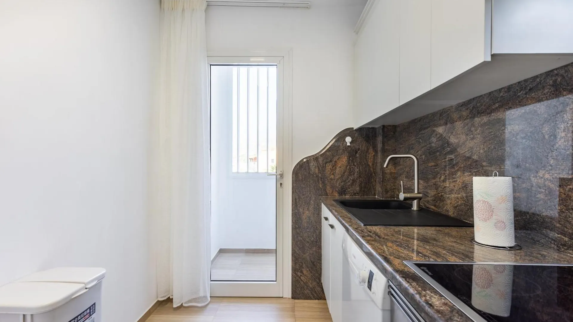 Emily Residencial Apartment Los Cristianos